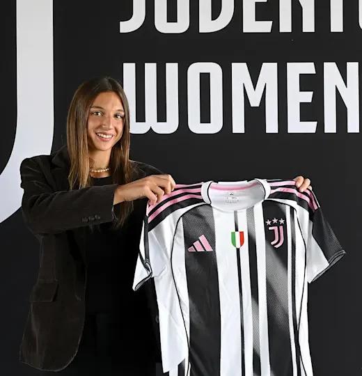 维奥拉·沃尔皮尼的第一份职业合同